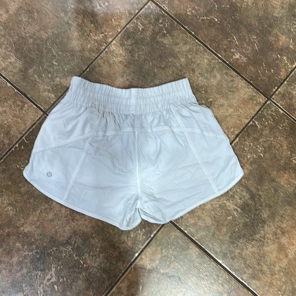 COPY - LULULEMON size 6 shorts - Picture 4 of 5